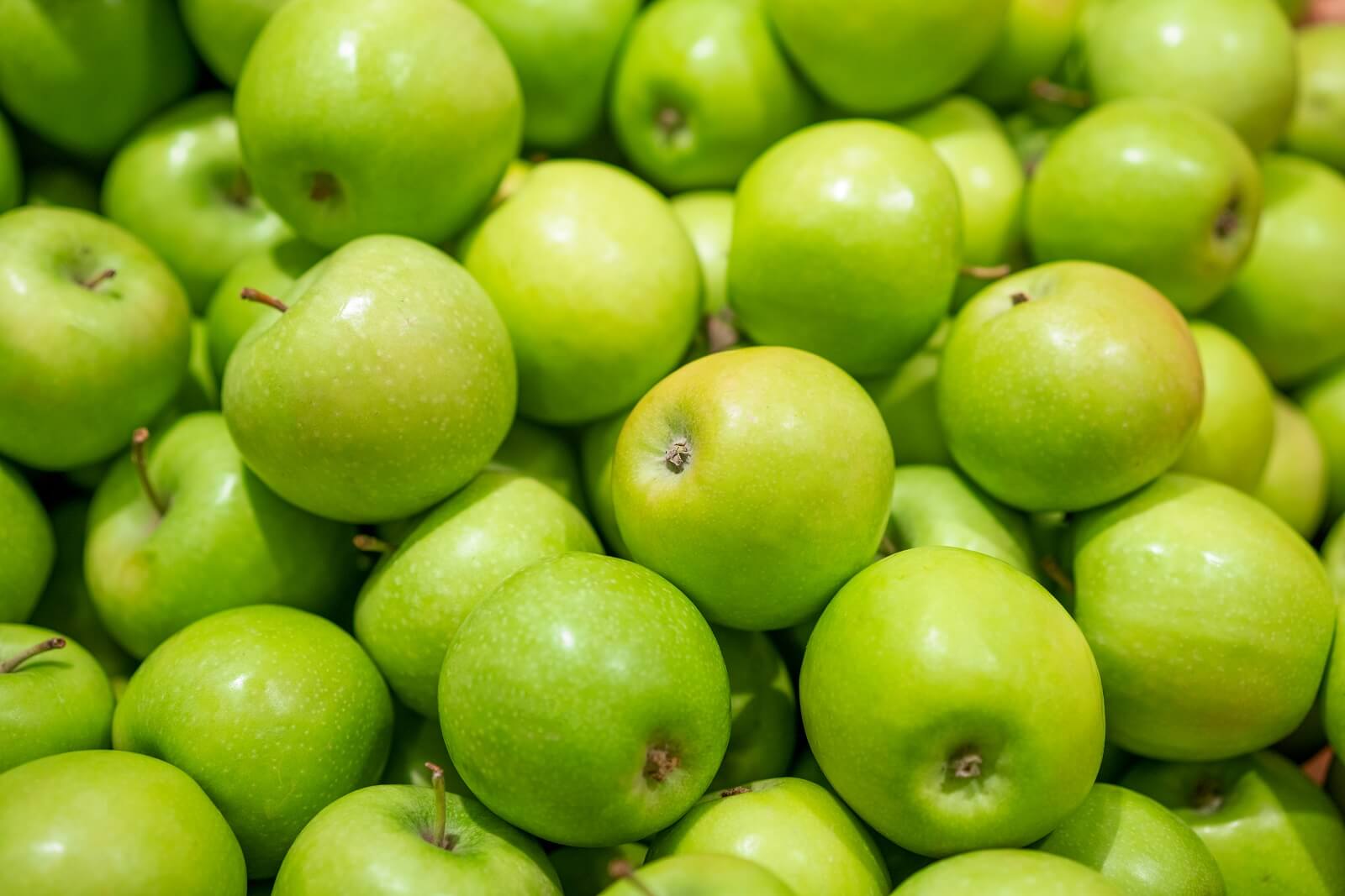 Green Fresh Apples